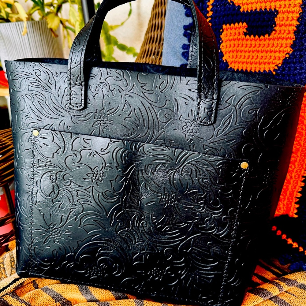 Portland leather dahlia medium crossbody